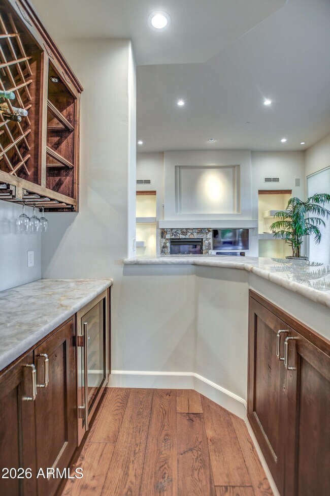 Foto del edificio - 9671 E Monument Dr