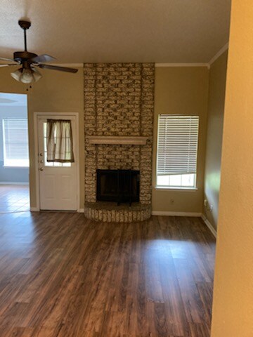 Building Photo - 4214 Bluestem Ln