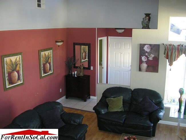 Foto del edificio - 521 S Marigold Ln