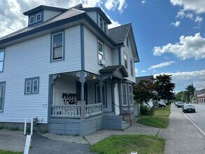Building Photo - 319 Hanover St