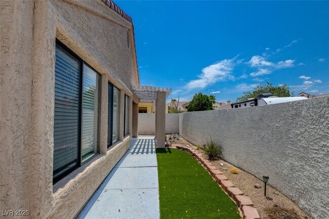 Foto del edificio - 5257 Crooked Valley Dr