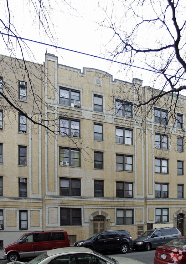 Primary Photo - Moshulu Arms 6