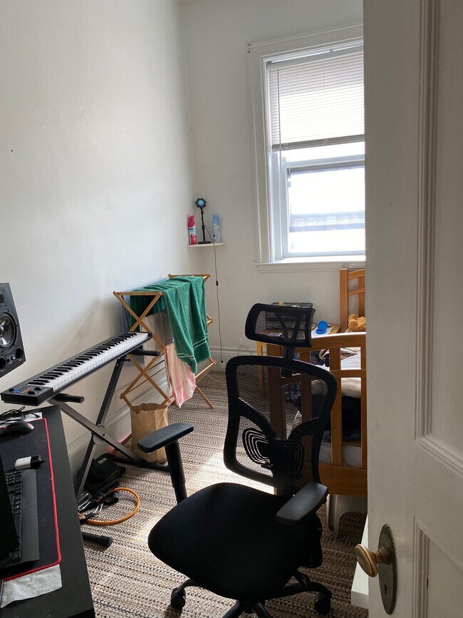 Building Photo - 474 Commonwealth Ave