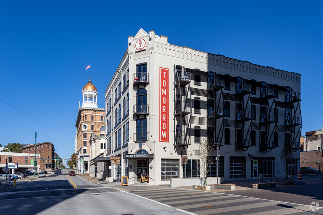 Building Photo - Tomorrow Building at Patten Parkway - Full...