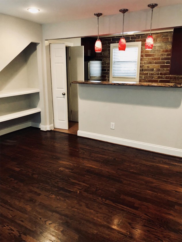 Foto principal - 626 Irwin St NE