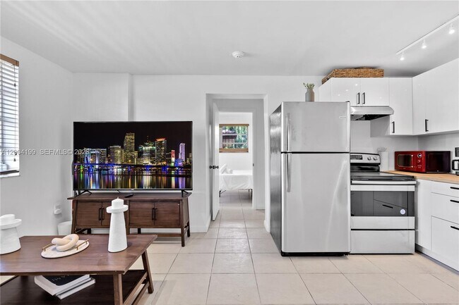 Foto del edificio - 1841 SW 29th Ave