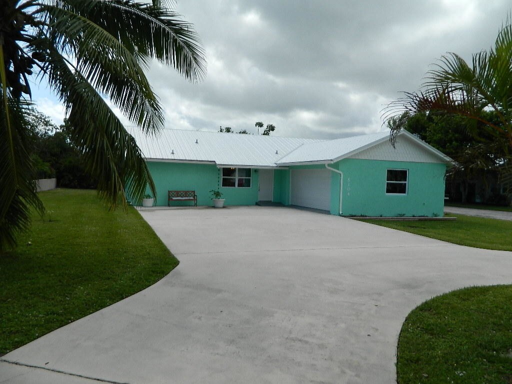 Foto principal - 5104 SE Horseshoe Point Road