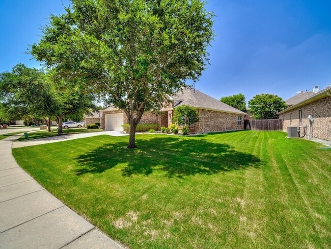 Photo - 8162 Robertson Dr House