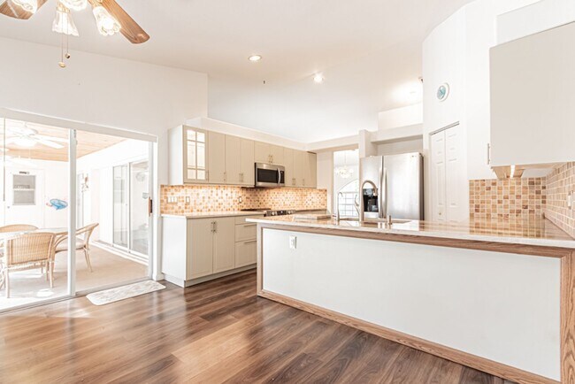 Building Photo - 5-Bed Home With Private Heated Pool & Large Yard - Pet Friendly!