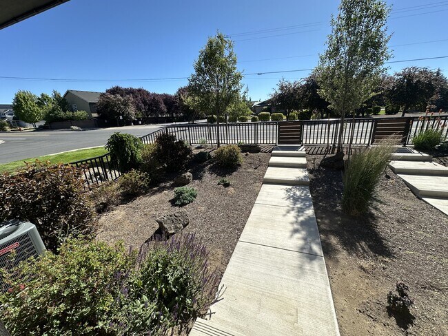 Foto del edificio - 63103 Boyd Acres Rd