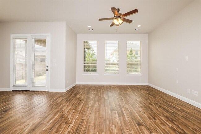 Building Photo - 10062 Black Maple Dr