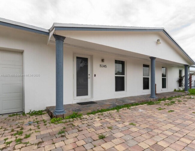 Foto del edificio - 15345 SW 104th Ave