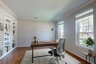 Building Photo - 23027 Lodgepoint Dr