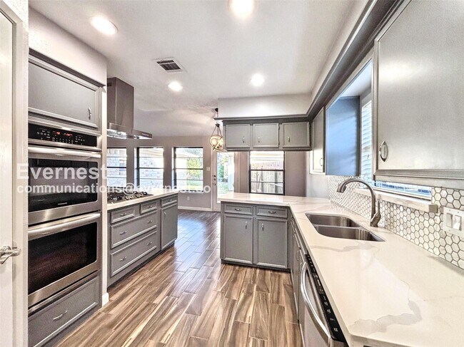 Building Photo - 21418 Park Brook Dr