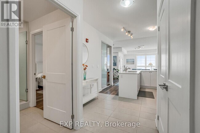 Photo du bâtiment - 50 Lakebreeze Dr