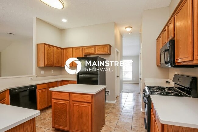 Building Photo - 4 Bedroom Pet-Friendly Home in Arlington, ...