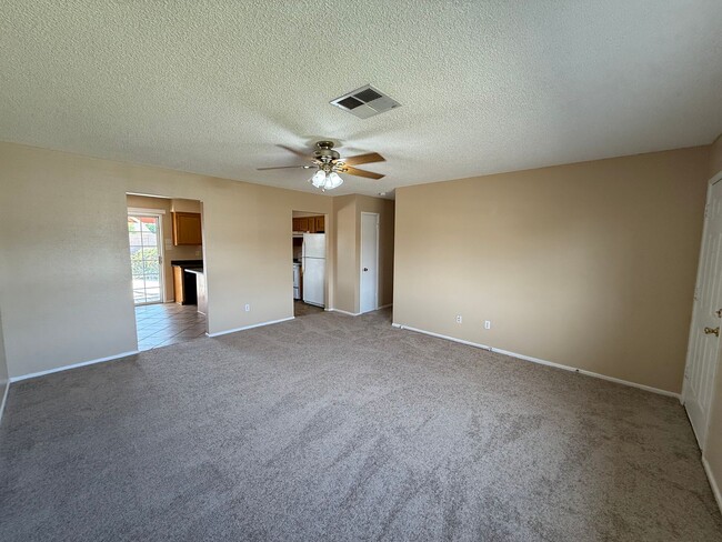 Building Photo - Pool Home in Ponderosa Valley!