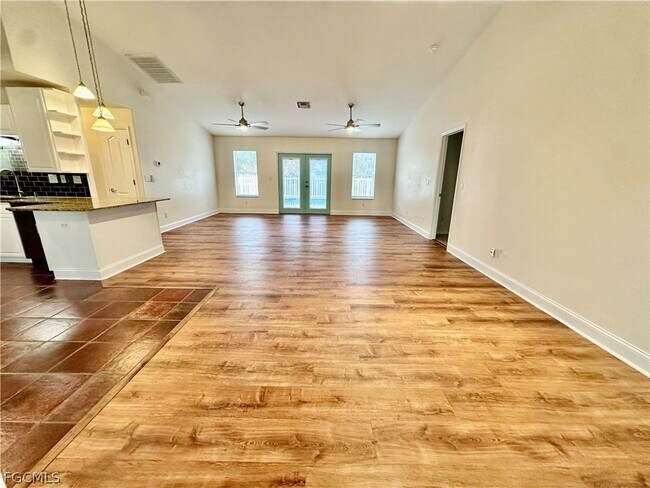 Foto del edificio - 6840 Cadet Ave