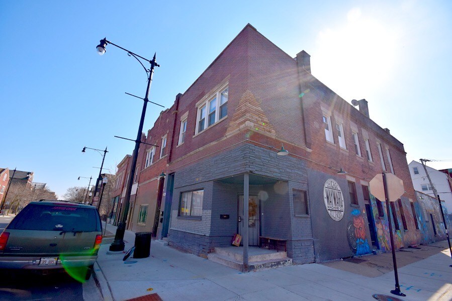 Primary Photo - 3230 S Morgan St
