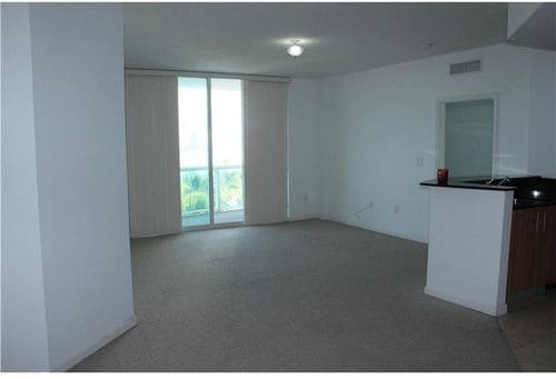 Foto del edificio - 7900 Harbor Island Dr