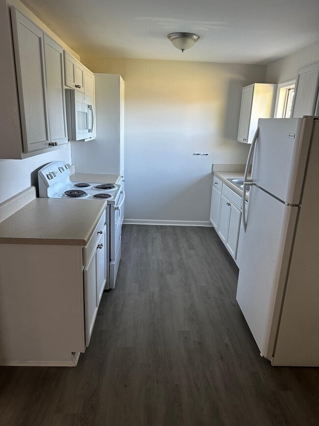 Foto del edificio - 3622 S Lakewood Dr