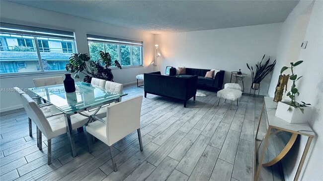 Photo - 9971 W Bay Harbor Dr Apartment