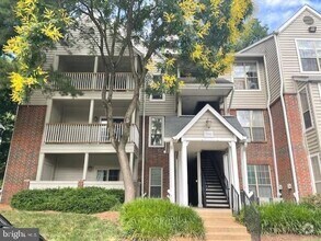 Building Photo - 3910 Penderview Dr