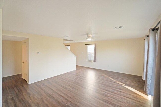 Building Photo - 111 Hays Forest Cove