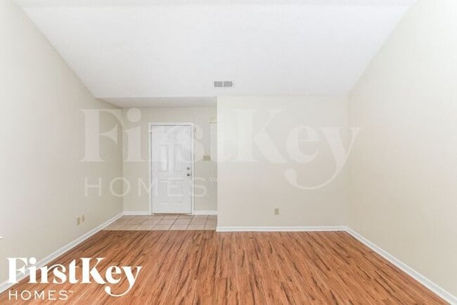 Building Photo - 1112 Sunstar Dr