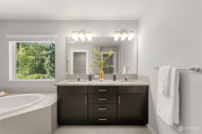 Building Photo - 3318 103rd Dr NE