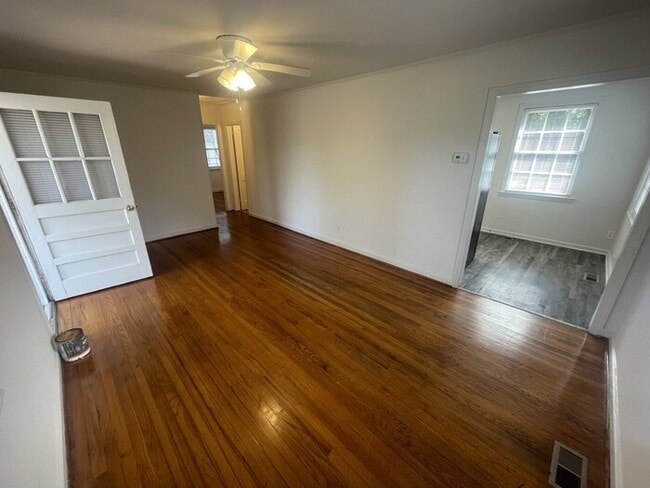 Building Photo - 2 bd 1 ba house