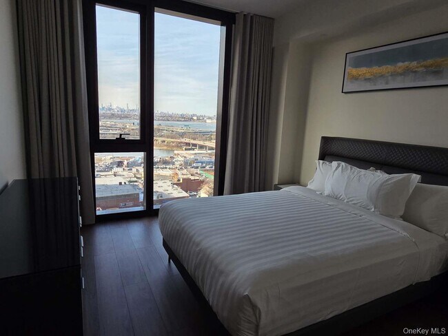 Foto del edificio - 36-21 Prince St