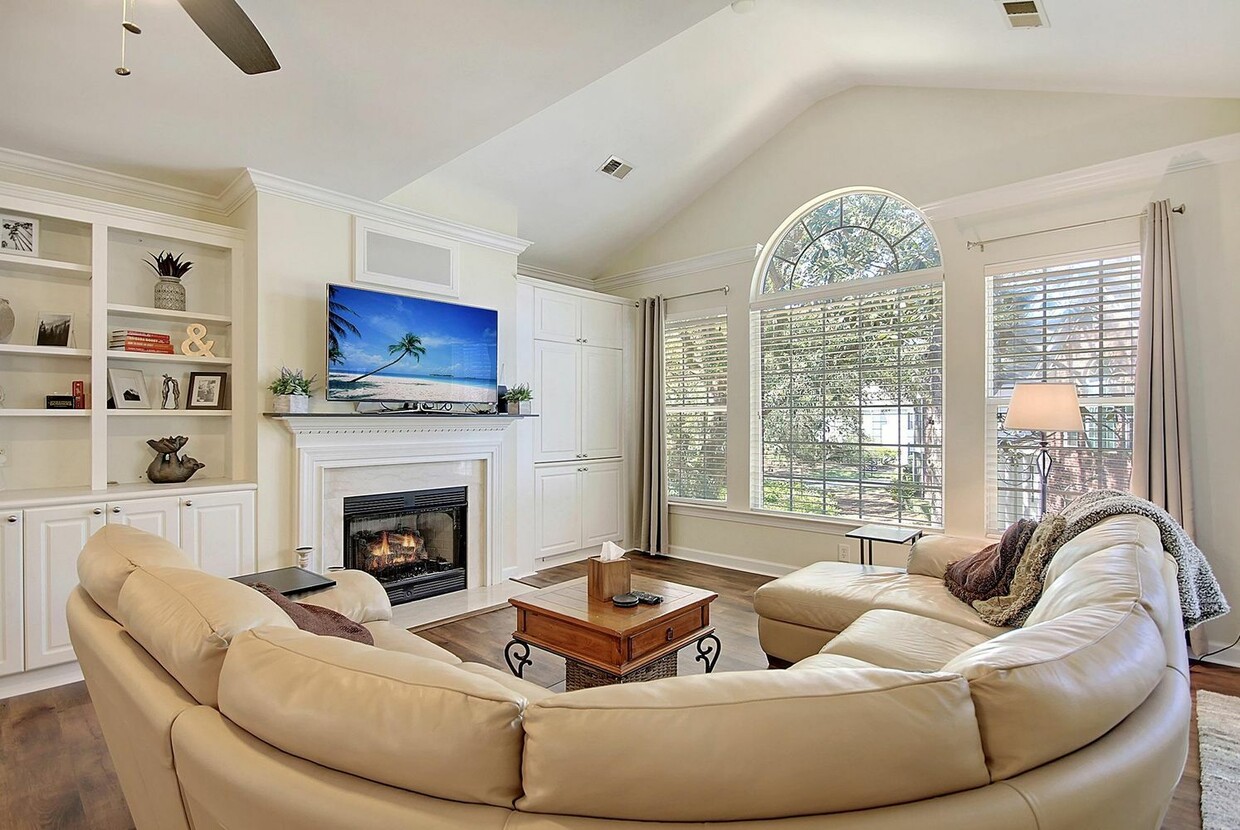 Foto principal - 148 Golfview Ln