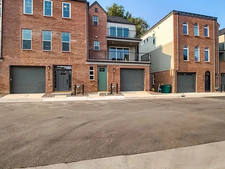 "Spacious 3-Bed Townhouse in Arvada with 2.5 Baths & 1854 Sq Ft of Comfort!" - "Spacious 3-Bed Townhouse in Arvada with 2.5 Baths & 1854 Sq Ft of Comfort!"