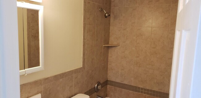 Building Photo - 1323 Baldwin Ct