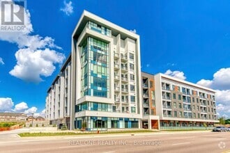 Building Photo - 95-495 Dundas St W