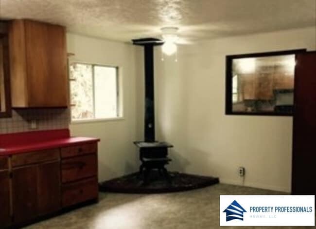 Building Photo - Fresh paint & floors in Mountain View