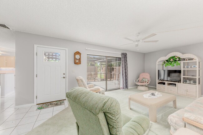Building Photo - 5962 SE Riverboat Dr