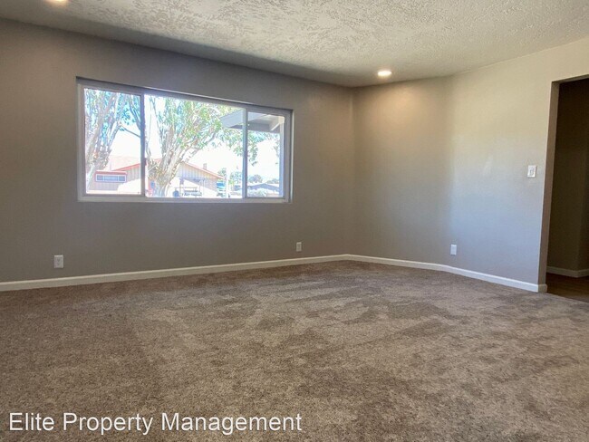 Building Photo - 3 br, 2 bath House - 525 Mary Ann Ave