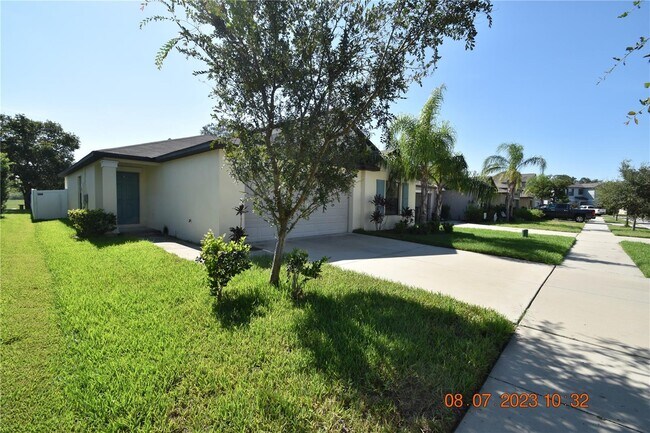 Building Photo - 10120 Carloway Hills Dr