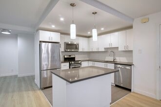 Building Photo - 3460 Rue Durocher