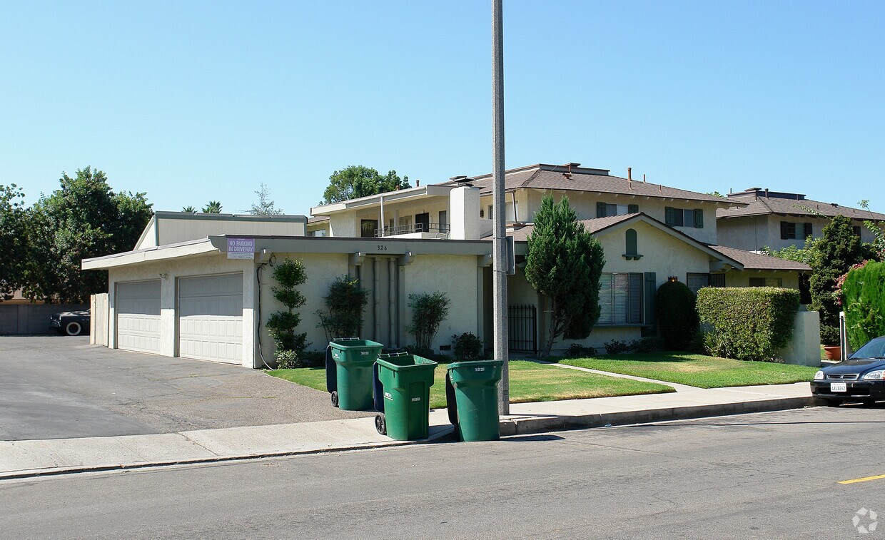 Primary Photo - 326 W Palmyra Ave