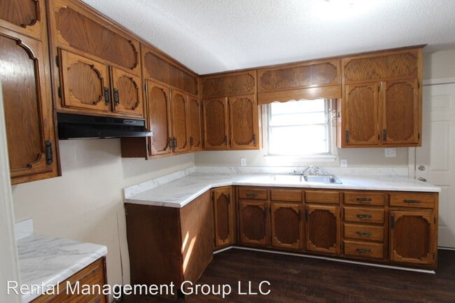 Building Photo - 3 br, 1 bath House - 1517 Carol Circle