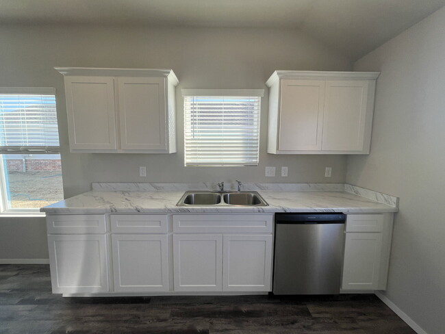 Foto del edificio - Brand-New 3 Bed, 2 Bath Home for Rent – 1/...