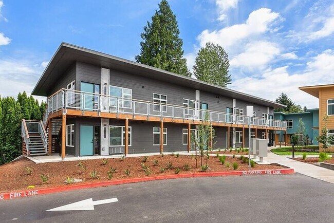 Building Photo - 4215 NE Highland Ct
