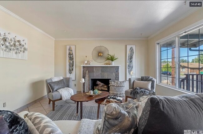 Foto del edificio - 225 Hunter Lake Dr