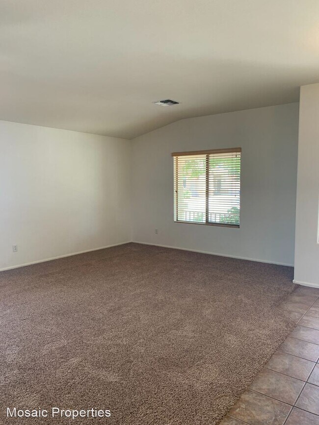 Building Photo - 3 br, 2 bath House - 708 E. Mule Train Trl.