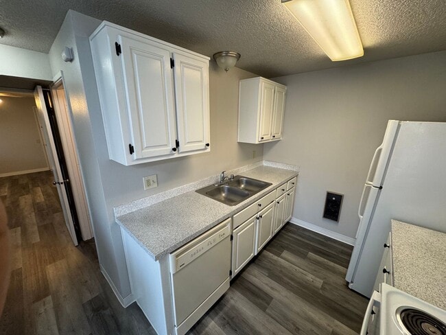 Building Photo - CL2622-2624