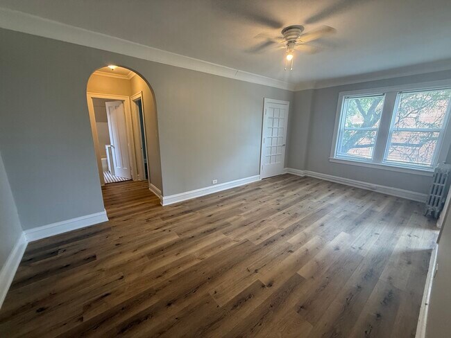 Foto del edificio - 6748 N Ashland Ave