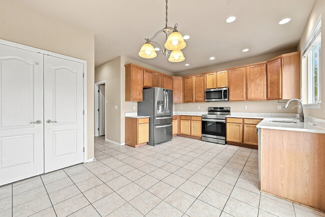 Building Photo - 15830 Abbeylara Ln